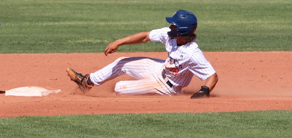 Sophomore Terrell Huggins (Cienega HS) hit two home runs and had six RBIs in the second game but the Aztecs baseball team fell at South Mountain Community College 3-2 and 10-9. The Aztecs closed out the regular season with 27 ACCAC conference wins; the most since 1991. They are 36-12 overall. Photo by Stephanie Van Latum