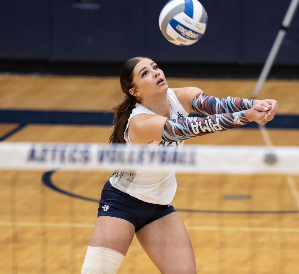 Sophomore Maggie McReynolds (Mountain View HS) finished with 15 kills and two aces but the Aztecs Volleyball team fell in straight sets to No. 24 ranked Scottsdale community College (34-32, 25-19, 25-16). The Aztecs are now 4-8 overall and 1-2 in ACCAC conference play. Photo by Stephanie van Latum